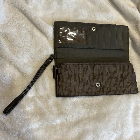 Kenneth Cole wallet - Picture 3 of 6